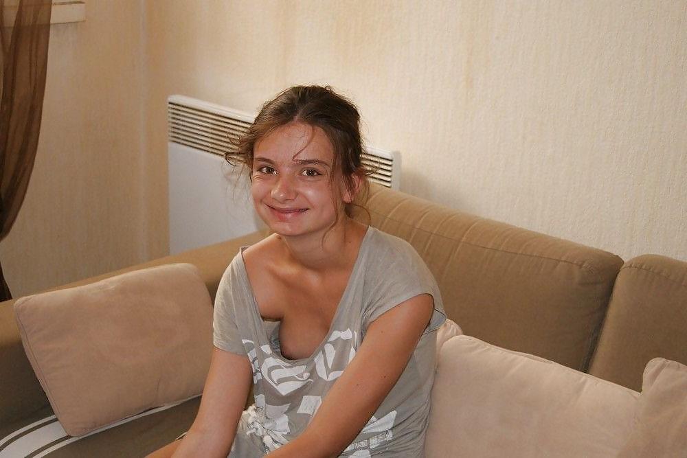 25P Downblouse nipslip upskirt