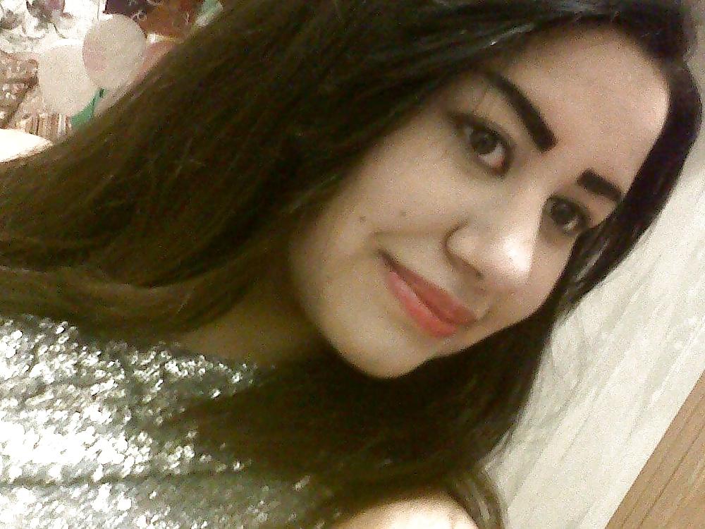 25P Arab Woman 220