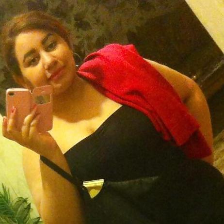 25P Arab Woman 220