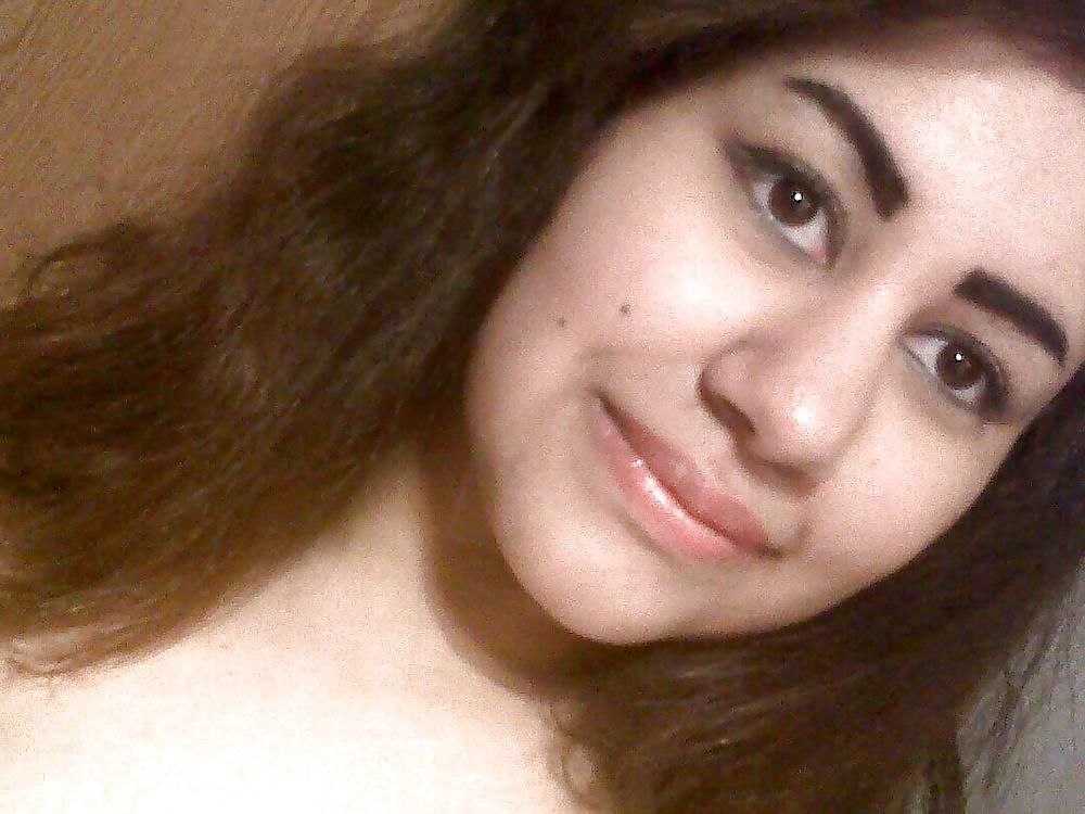 25P Arab Woman 220