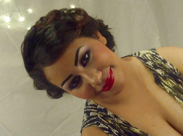 25P Arab Woman 220