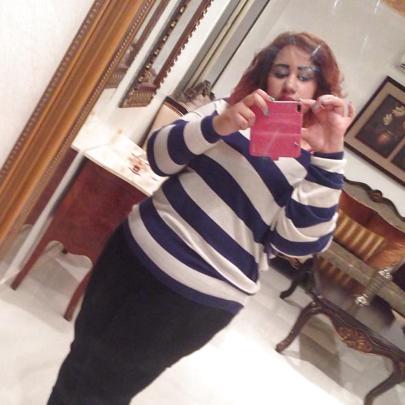25P Arab Woman 220