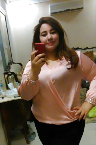 25P Arab Woman 220