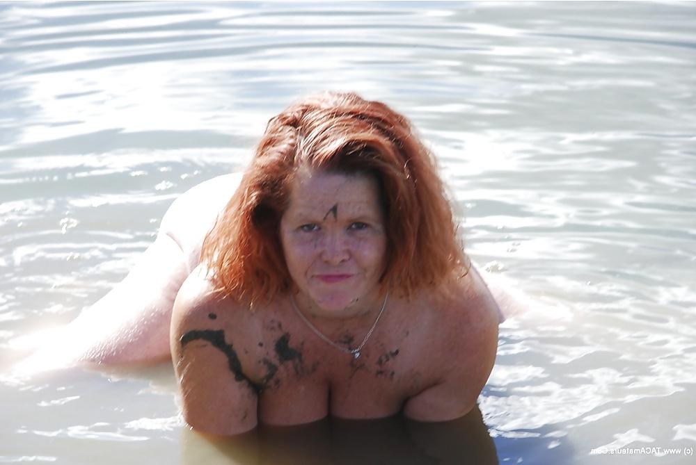 20P Old woman by the sea