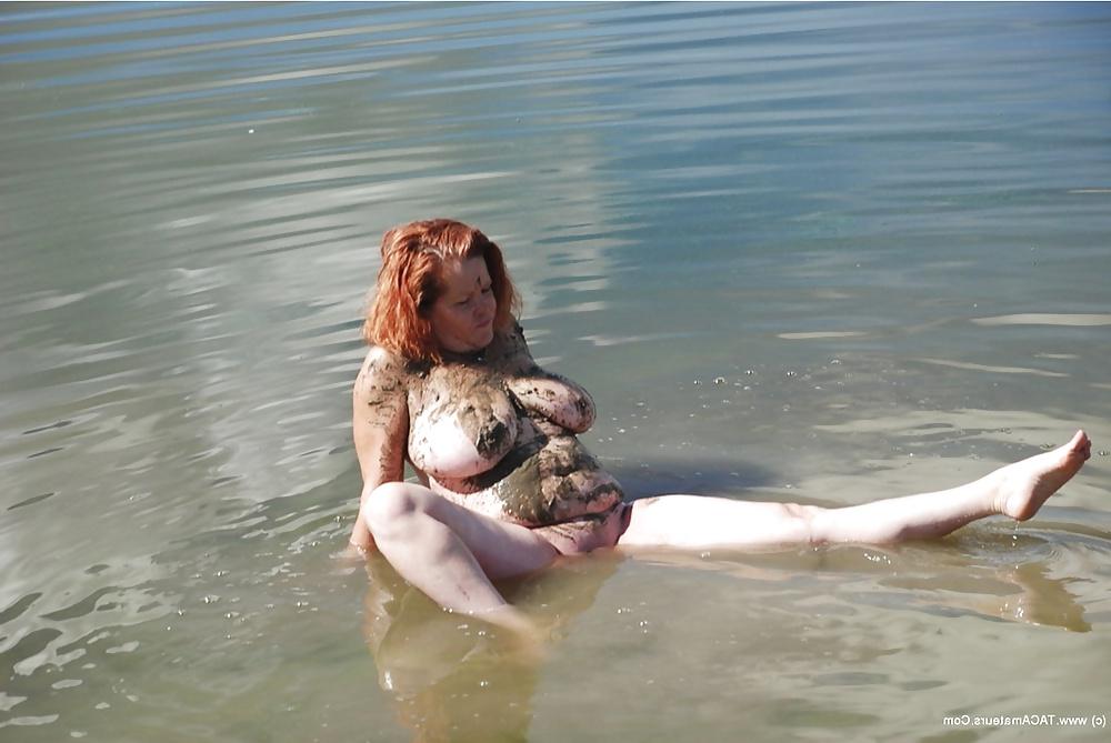 20P Old woman by the sea