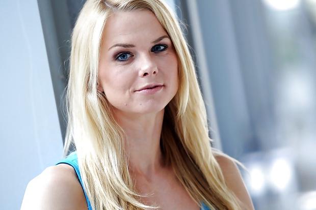 18P Britta blonde Fickschlampe von mir...geile 19 Jahre jung 