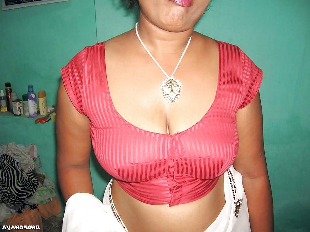 21P REAL DESI MATURE AUNTY