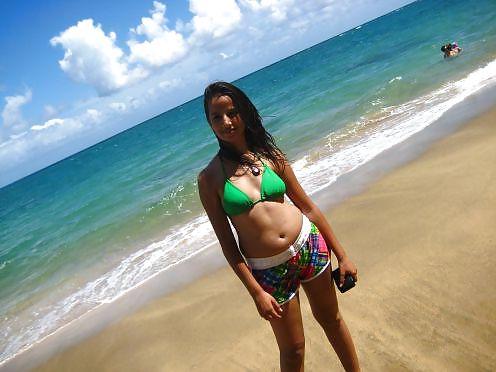 25P Desi girls in swuimsuits