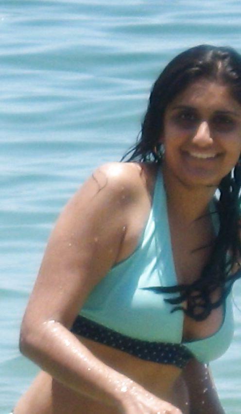 25P Desi girls in swuimsuits