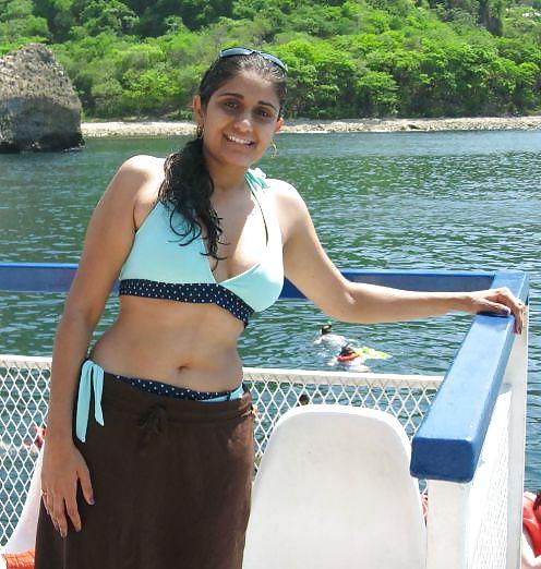 25P Desi girls in swuimsuits