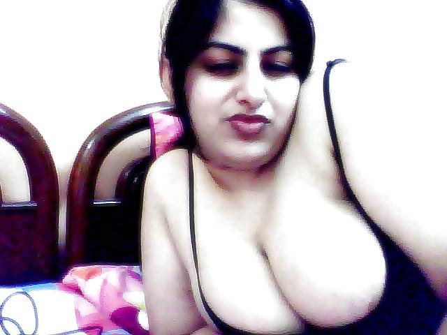 25P Desi BBW