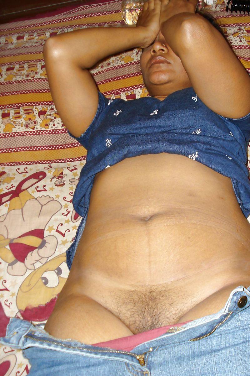25P Indian nude women 