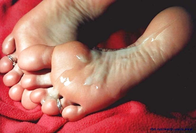 25P Foot fetish gallery 16