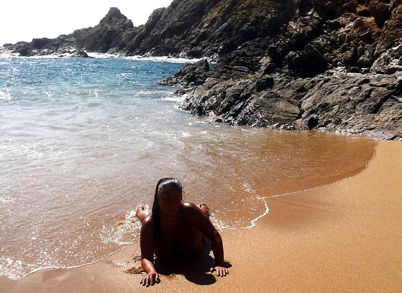 12P Deep tanned slave