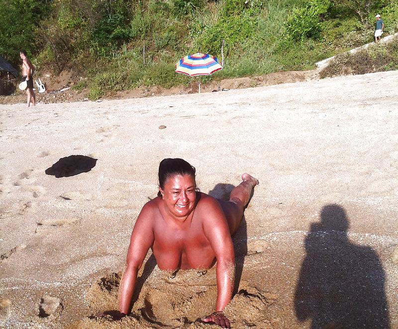 12P Deep tanned slave