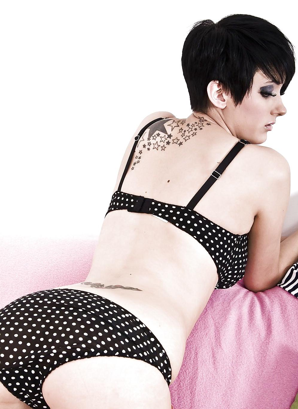 25P Kimberly Leigh Collins (Downblouse)