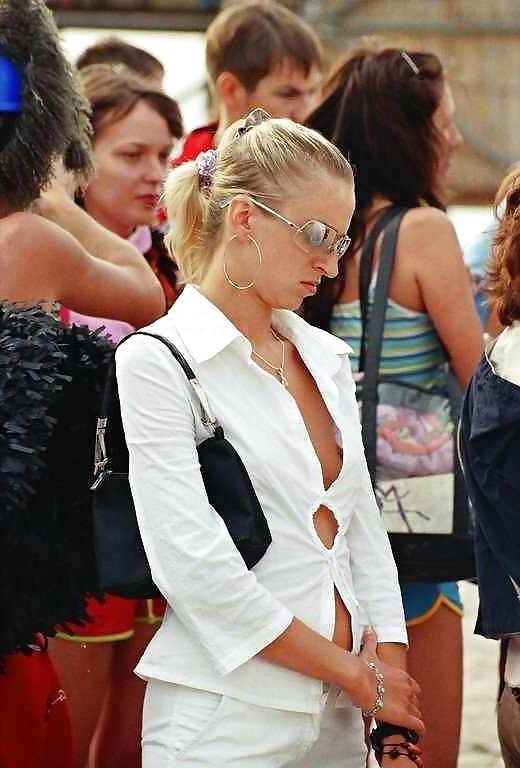 20P Downblouse & Nipple Slip 10