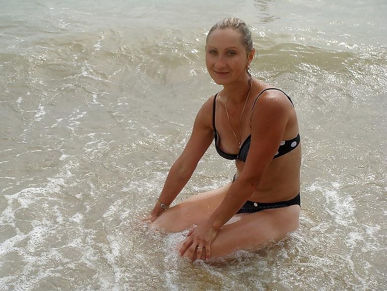 20P Oops bikini 14.