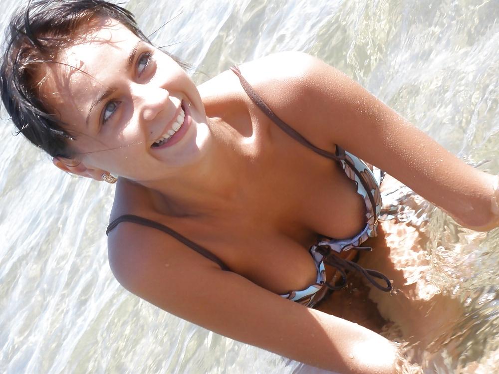 20P Oops bikini 13.