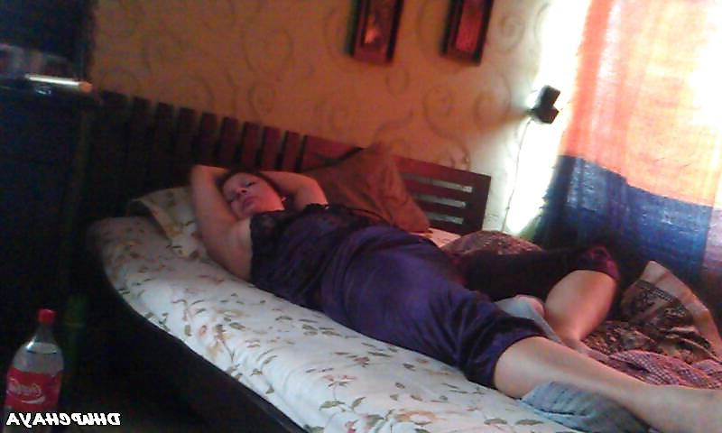 19P DESI BHABHI LAYING ON BED AND SHOW