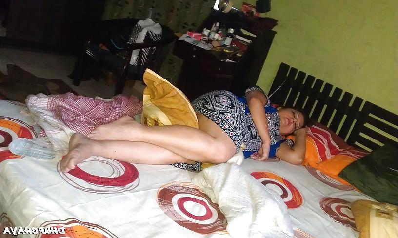 19P DESI BHABHI LAYING ON BED AND SHOW