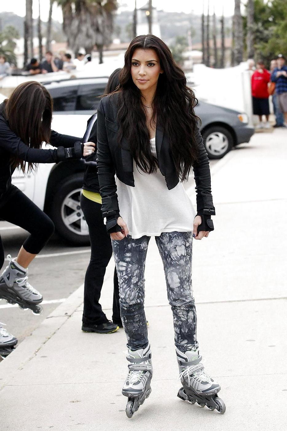 10P Kim Kardashian Downblouse Candids in Santa Barbara2
