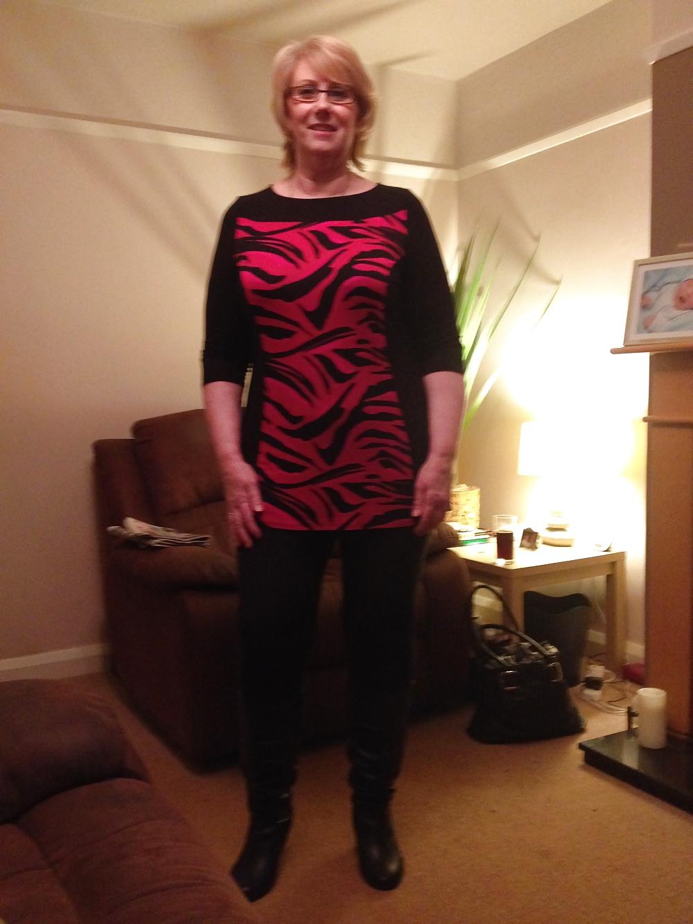 22P Sexy Birmingham Granny
