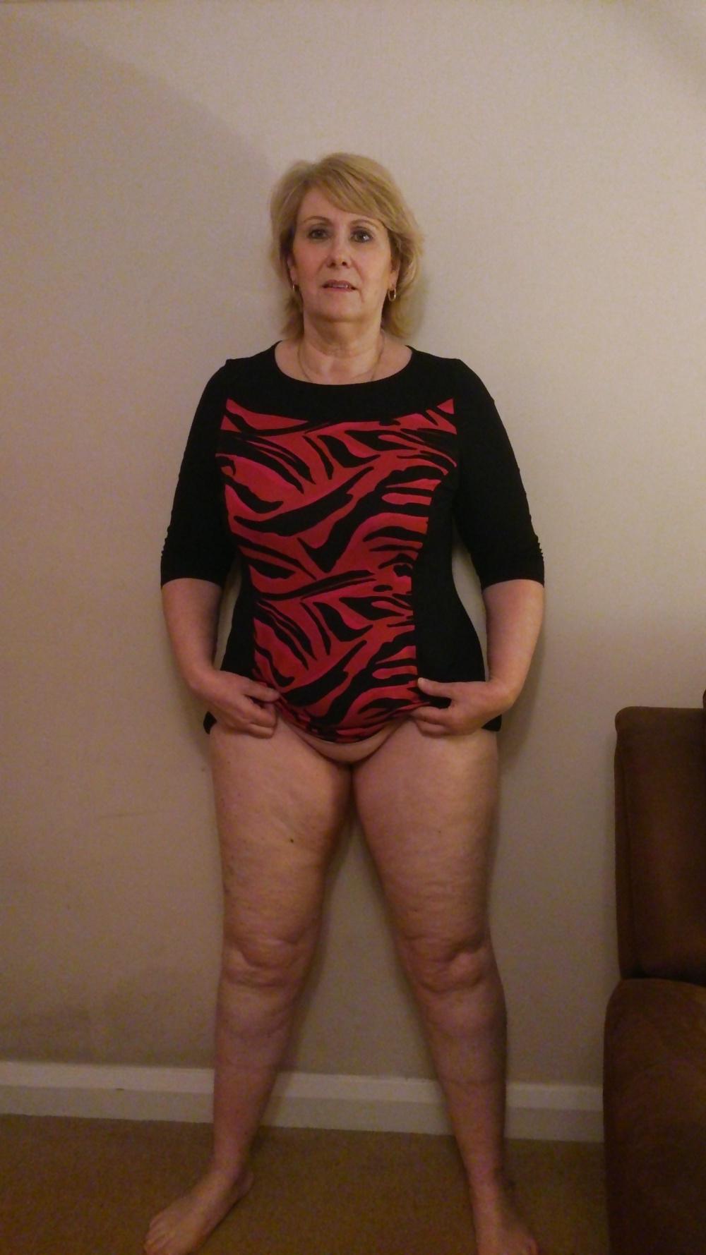 22P Sexy Birmingham Granny