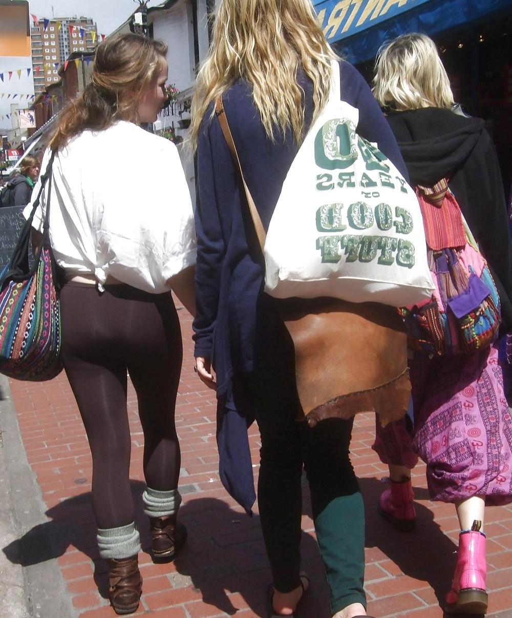 12P Montreal Canada Trip - Nice leggings,  Toronto Guy reppin!