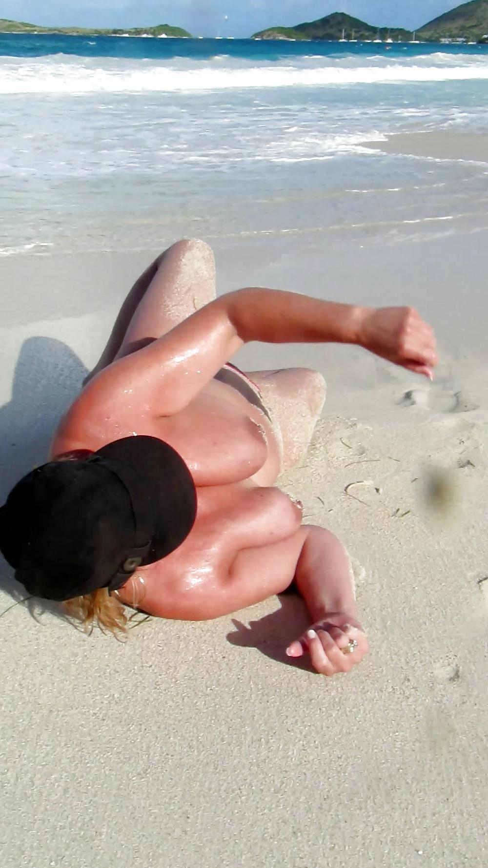 25P Suzy, Big Tit Beach Shots 2