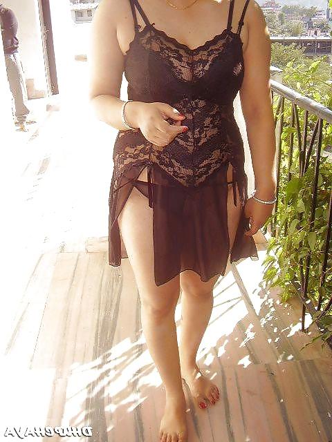 19P Desi sexy housewife exposing n sharing with stangers
