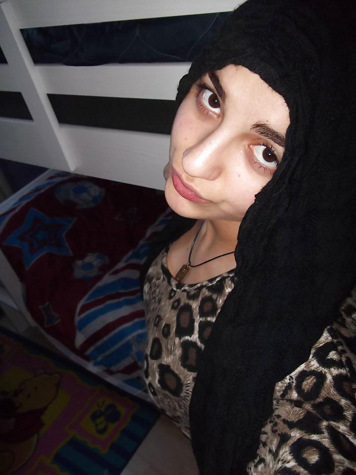 21P WE FUCKING HARD MUSLIIM GIRLS  ASS!! COMMENTS COMMENTS !!