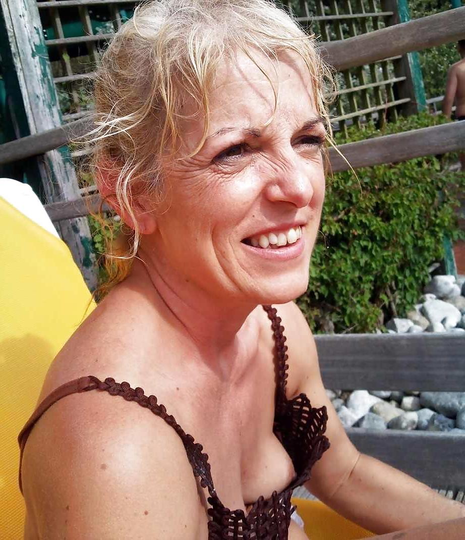 19P Downblouse & Nipple Slip 11