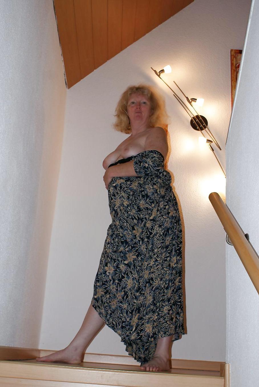 25P 012 . SEXY GRANNYs 0821