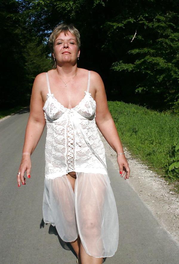 25P 012 . SEXY GRANNYs 0821