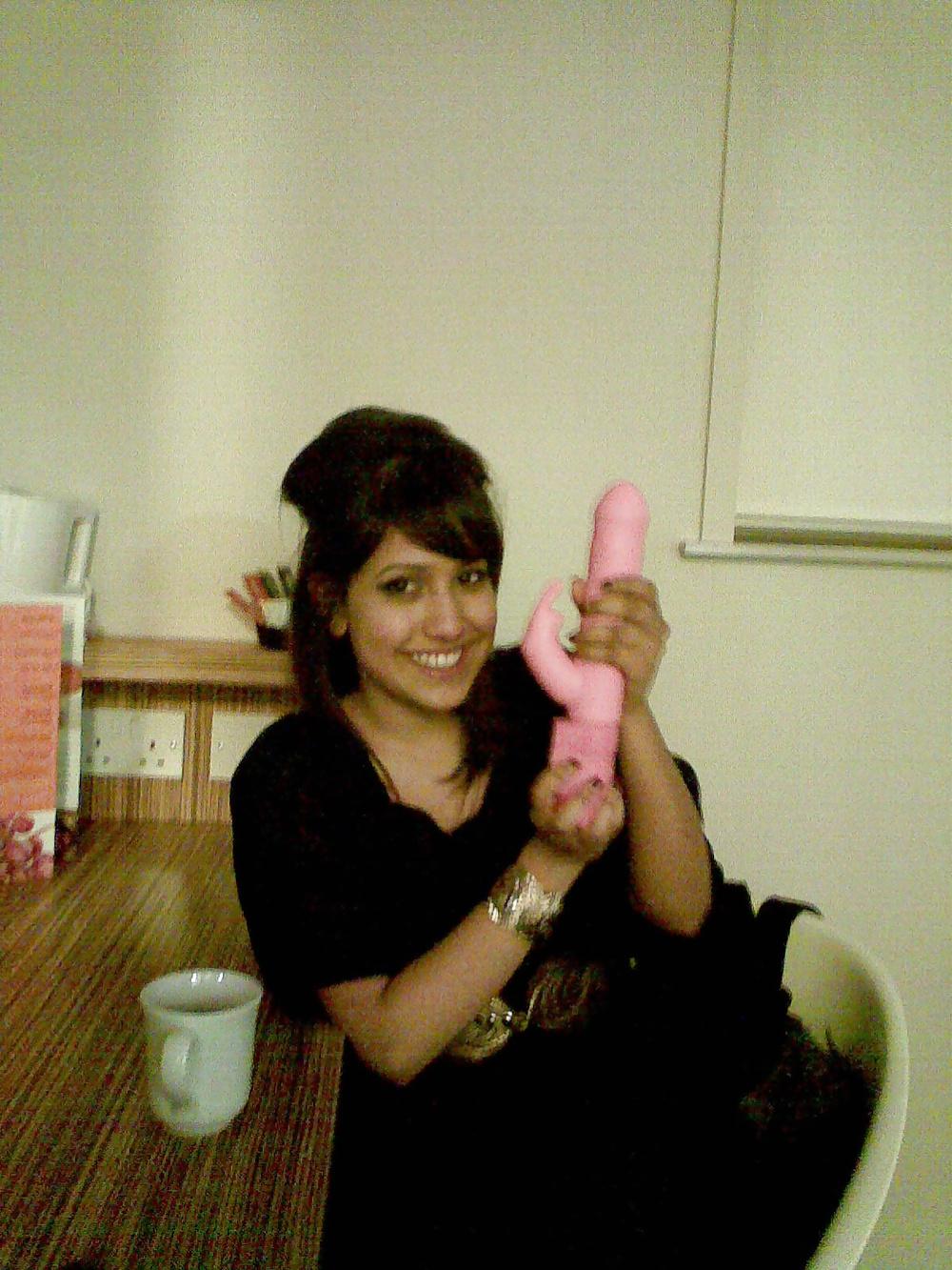 24P INDIAN WITH WITH GUY IN LONDON