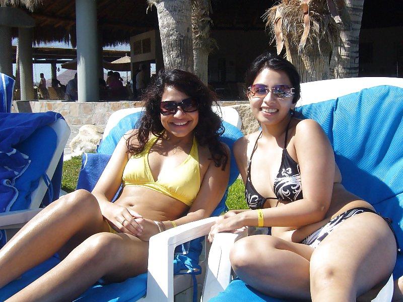 19P Hot & Sexy Indian Desi Babes