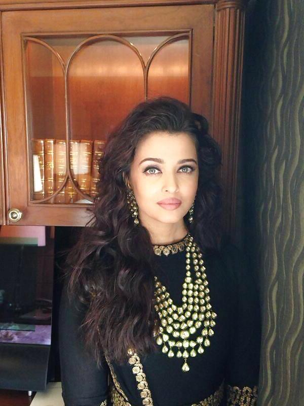 25P Lovely Desi