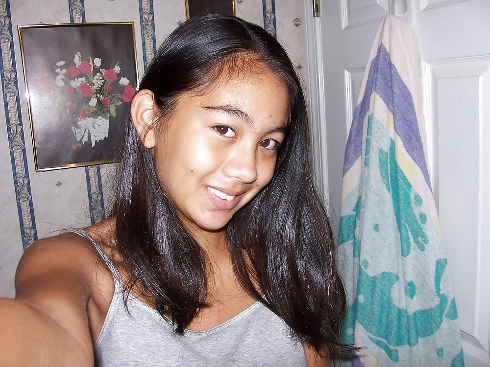 10P The Beauty of Amateur Self Pic Indian College Teen
