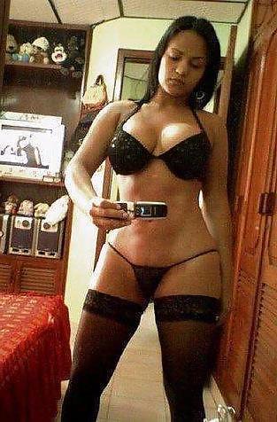 25P Self shot hotties no 23