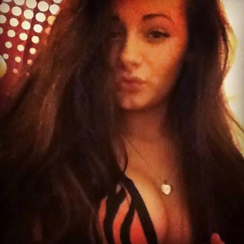 25P Facebook rate babes sluts comment use selfie