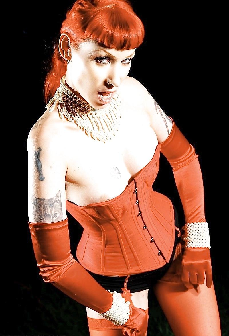25P C.'s corset  (paul-dom collection)
