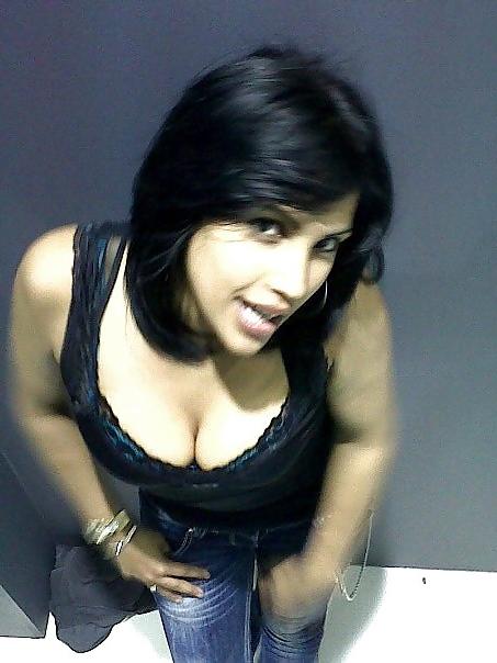 25P Desi Girl Sanjana