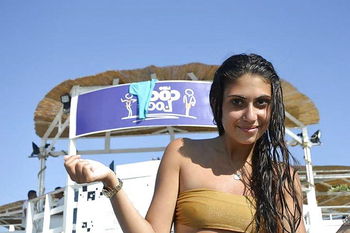 25P HORNY YOUNG TEENS CAMELTOES AND SEE THRU - COMMENT