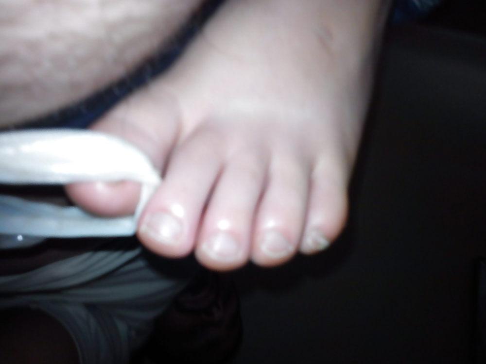 22P Used condom and exgf's feet