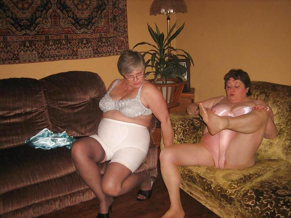 7P Grannysluts Magreth 62 Years old and Rosi 60 Years old