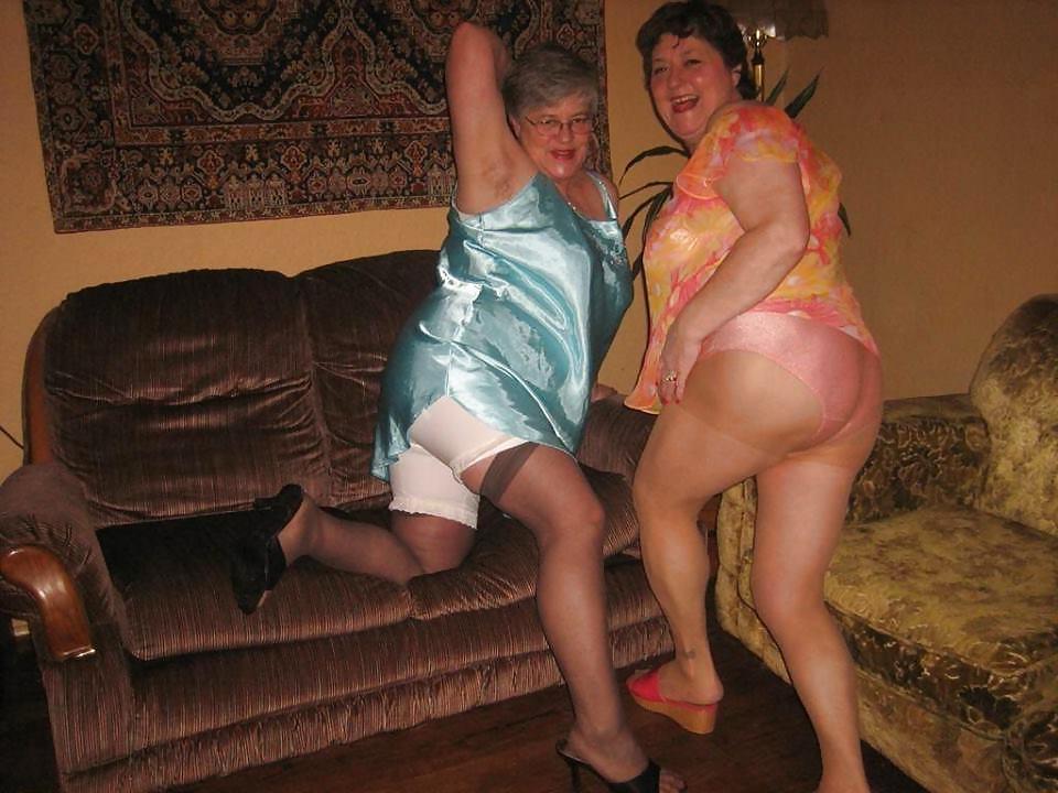 7P Grannysluts Magreth 62 Years old and Rosi 60 Years old