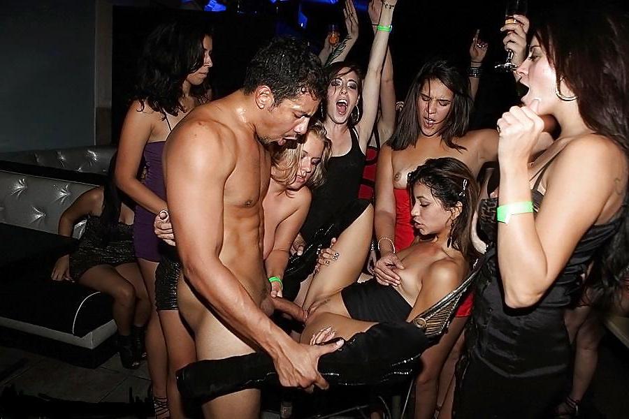 25P Happy New Year... Let's Party!