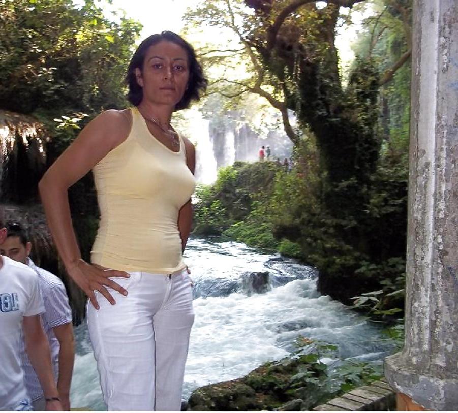 5P Turkish woman: Hayat
