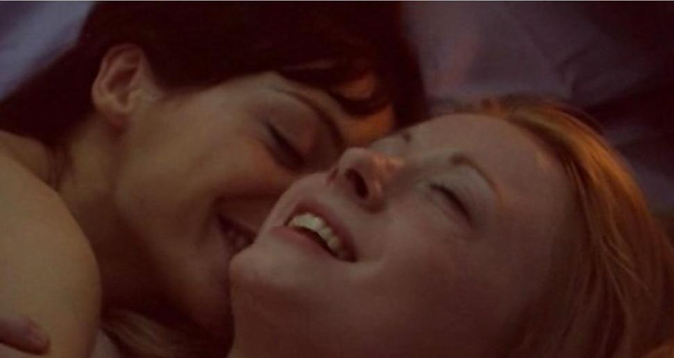 25P Hot Lesbian Love Photos